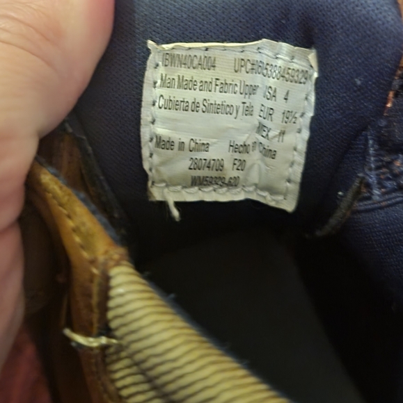 Wonder Nation Size 4 toddler boots - Picture 3 of 4